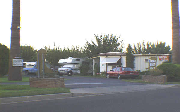 Bronze Boot Trailer Pk (21 Spaces) in Phoenix, AZ - Foto de edificio