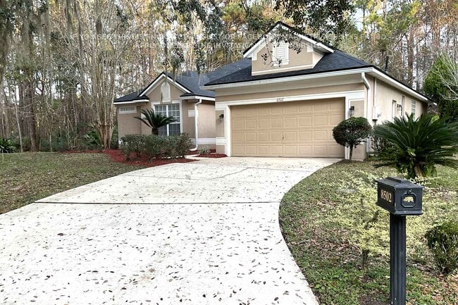 property at 8502 Glenbury Ct N