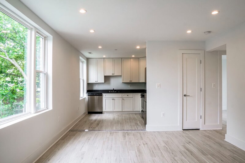 5735 14th St NW in Washington, DC - Foto de edificio