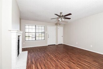 2942 Mesa View Dr in Dallas, TX - Building Photo - Building Photo