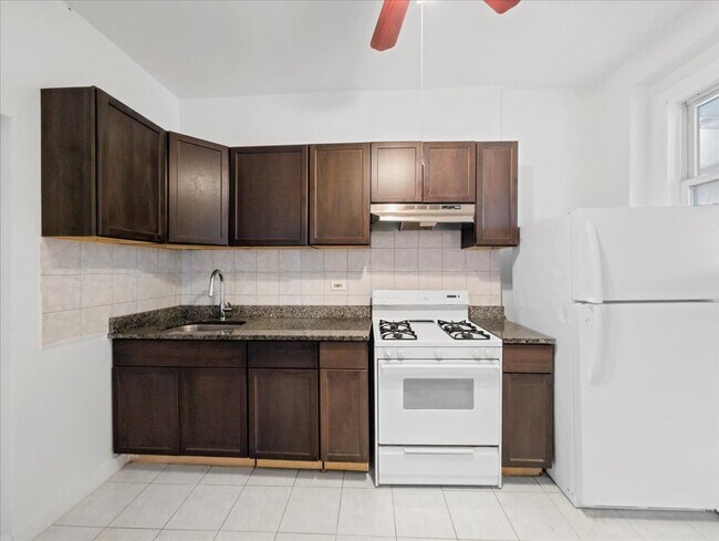 3133 W Augusta Blvd in Chicago, IL - Building Photo - Building Photo