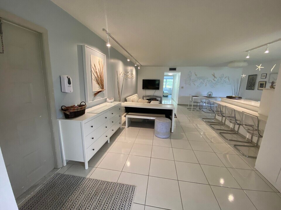 14364 Canalview Dr in Delray Beach, FL - Building Photo