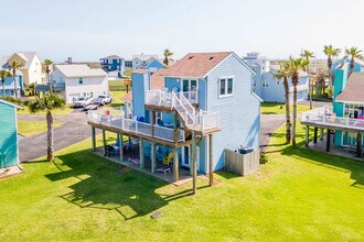 165 Beach View in Port Aransas, TX - Building Photo - Building Photo