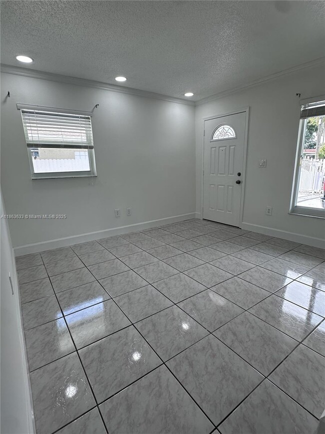 1864 NW 27th St in Miami, FL - Building Photo - Building Photo