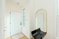 3350 17th St NW, Unit PH2 in Washington, DC - Foto de edificio - Building Photo