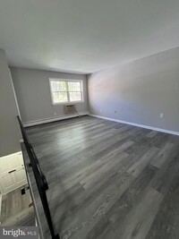 511 Garnet Dr in Burlington, NJ - Building Photo - Building Photo