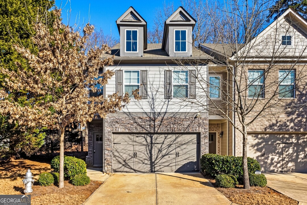 1585 Timberridge Way in Stone Mountain, GA - Building Photo