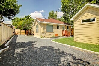 2401 Eagle St in Houston, TX - Building Photo - Building Photo