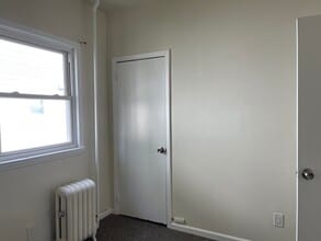 242 Union Ave, Unit FIRST FLOOR FRONT in Paterson, NJ - Building Photo - Building Photo