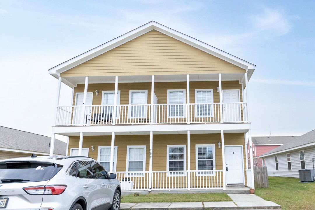 2421 Gladiolus St in Ocean Springs, MS - Building Photo