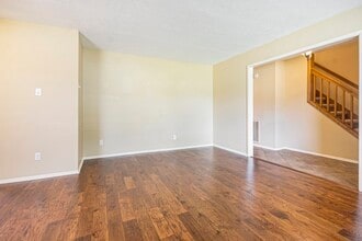 302 Lochnell Dr in Houston, TX - Building Photo - Building Photo