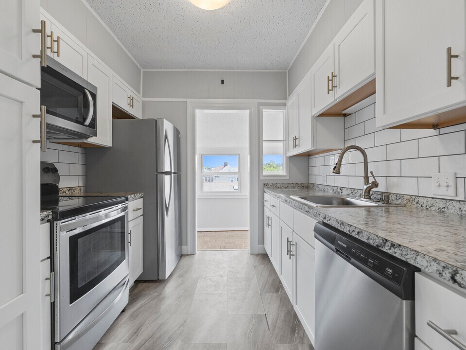 14 Windsor Rd, Unit 1 in Medford, MA - Foto de edificio