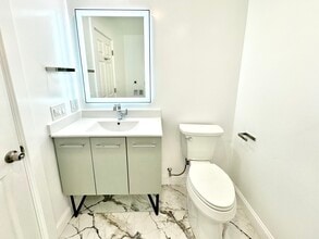 180 Hillside St, Unit 2 in Boston, MA - Foto de edificio - Building Photo