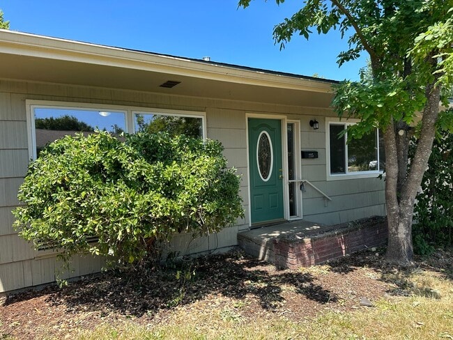 2115 W 19th Pl in Eugene, OR - Building Photo - Building Photo