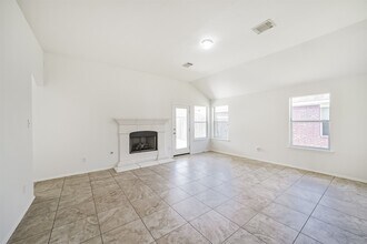 18531 Windy Village Ln in Katy, TX - Building Photo - Building Photo
