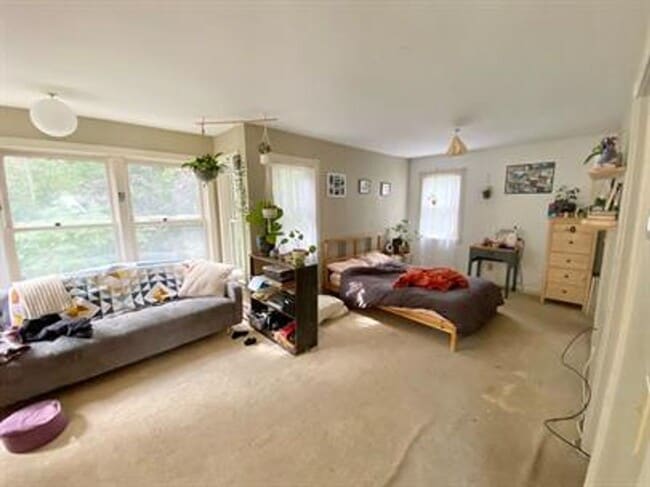 property at 5 Calarco Ct