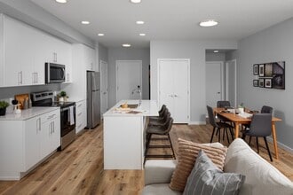 2160 Mayer Rd in Kelowna, BC - Building Photo - Building Photo