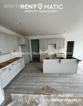12313 S Varitek Dr in Herriman, UT - Building Photo - Building Photo