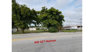 3026 NW 32nd Ave in Miami, FL - Building Photo - Building Photo