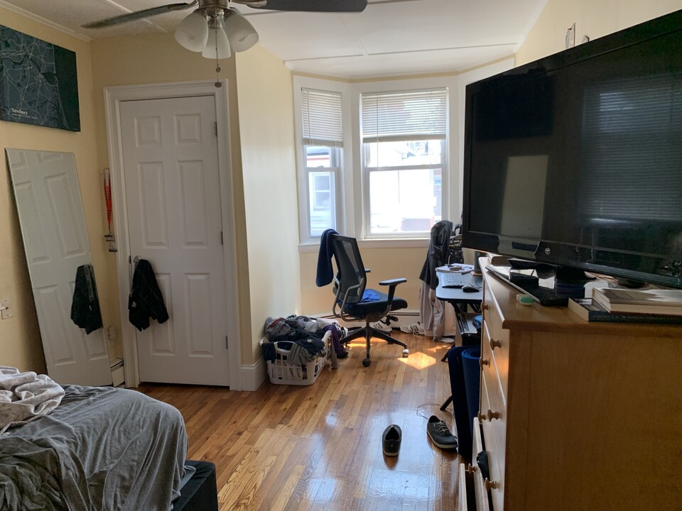 41 Cross St, Unit A in Somerville, MA - Building Photo