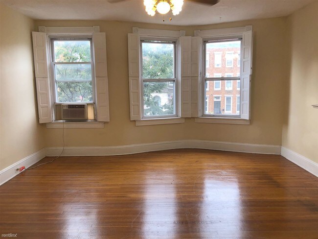 2635 N Charles St-Unit -Apt 2 in Baltimore, MD - Building Photo - Building Photo