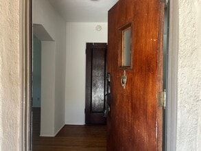 548-548 Ivy St in Glendale, CA - Building Photo - Building Photo