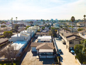 7882 Newman Ave in Huntington Beach, CA - Building Photo - Building Photo