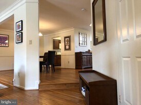 10926 Bloomingdale Dr in Rockville, MD - Building Photo