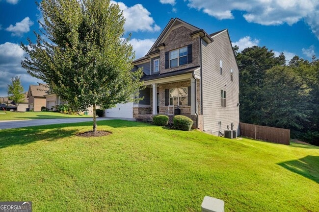 227 Evergreen Way in Loganville, GA - Building Photo - Building Photo