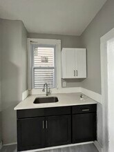 77 2nd St, Unit 1 in Newark, NJ - Foto de edificio - Building Photo
