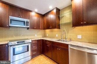 129 Catharine St in Philadelphia, PA - Foto de edificio - Building Photo