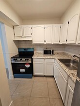 10403 N Kendall Dr in Miami, FL - Building Photo - Building Photo