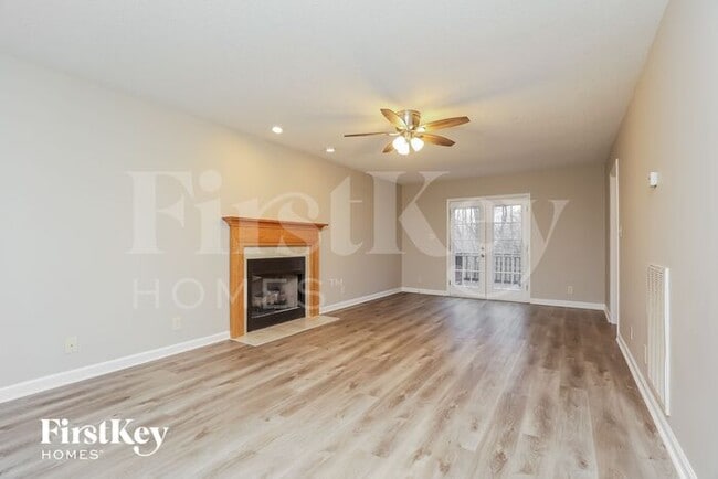 property at 914 Hedge Apple Dr