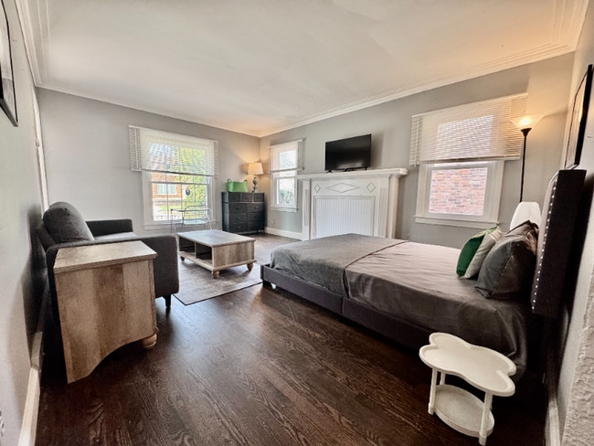 property at 5284 Devonshire Rd