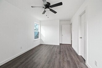 9531 Everglade Dr in Houston, TX - Foto de edificio - Building Photo