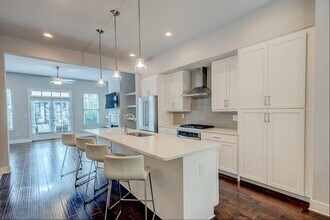 728 Taylor Ct in Atlanta, GA - Building Photo - Building Photo