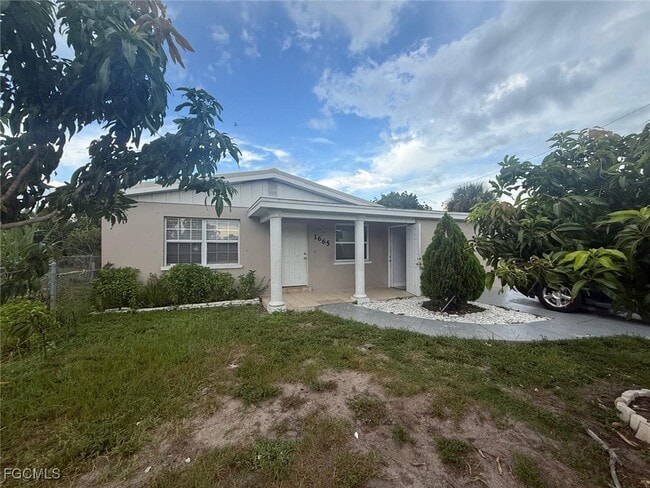 1665 Henderson Ave in Ft. Myers, FL - Building Photo - Building Photo