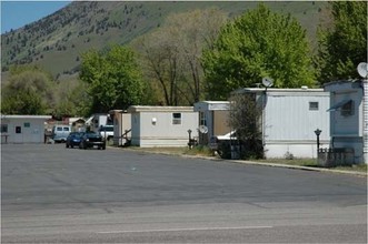 Klamath Mobile Estates in Klamath Falls, OR - Building Photo - Building Photo