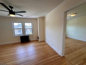 46 E Northfield Rd in Livingston, NJ - Building Photo - Building Photo