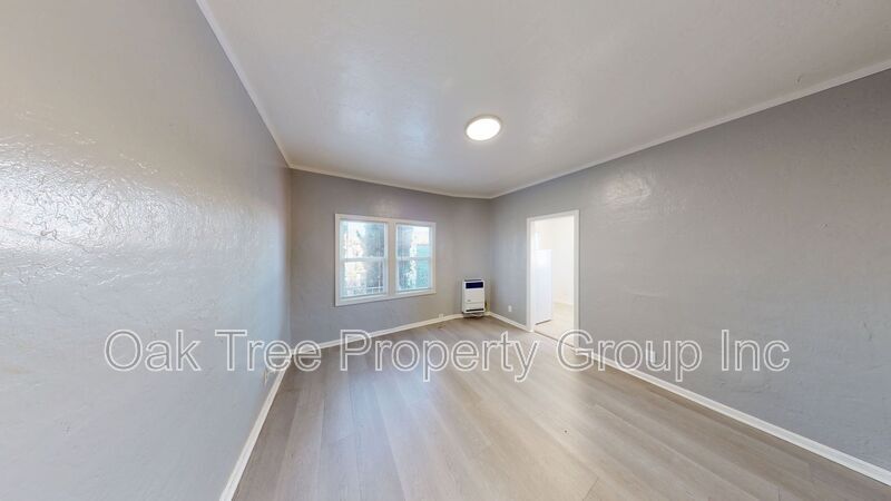 2451 Seminary Ave in Oakland, CA - Building Photo