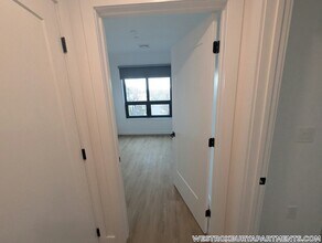 199 Gardner St in Boston, MA - Foto de edificio - Building Photo