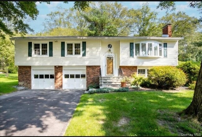 property at 29 Carriage Hill Ln