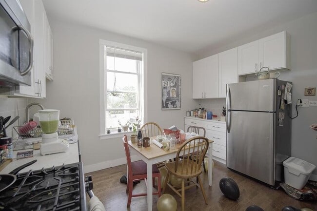 1936 N Central Park Ave, Unit 1 in Chicago, IL - Building Photo - Building Photo