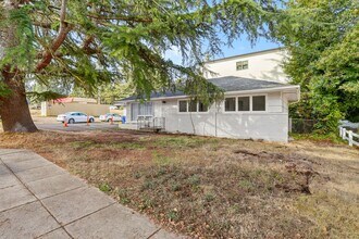 6225 SE 128th Ave in Portland, OR - Building Photo - Building Photo