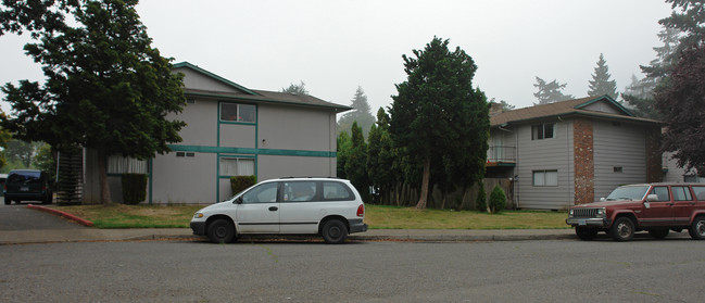 Summerwood Apartments in Salem, OR - Building Photo - Building Photo