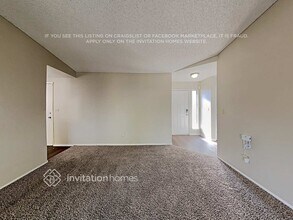 8137 Haystack Dr in Sacramento, CA - Building Photo - Building Photo