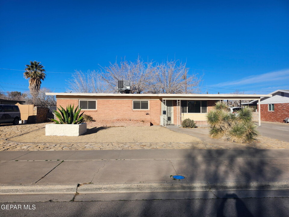 3307 Lorne Rd in El Paso, TX - Building Photo