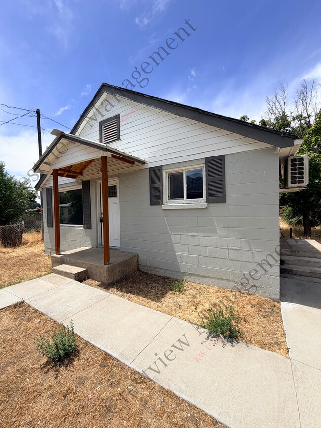 property at 2029 Monroe Blvd