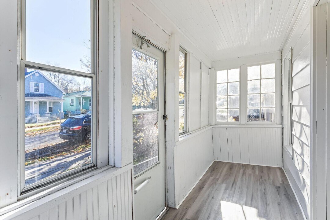 1711 Kendall St in South Bend, IN - Foto de edificio