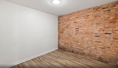 106 S Main St-Unit -2 in Romeo, MI - Building Photo - Building Photo